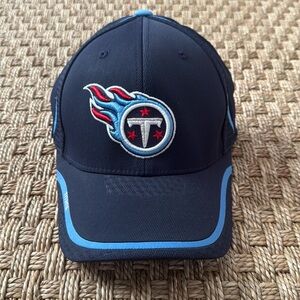 NWOT Reebok On Field Tennessee Titans Hat. Size L/XL
